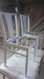 odrestaurowane ramy krzeseł