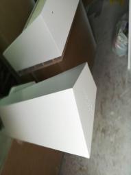 renowacja białych mebli, pudełek